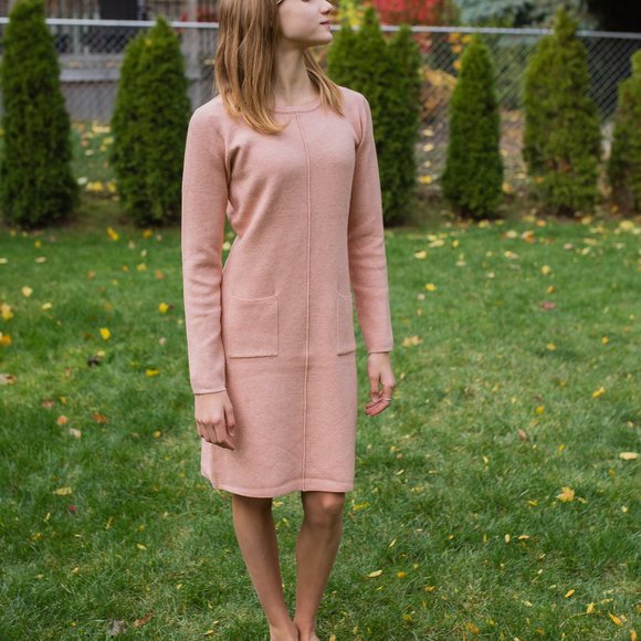 Wool Dress with pockets - Picture 15 of 16